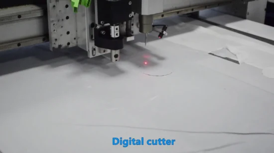 Automatischer Heißschneider aus TPU-Folie, Schaum-EVA-PSA-Puzzlematte, EVA-Perlen-Baumwollschwamm, ausgekleideter Filmschaum-Baumwollschneider, professionelle oszillierende CNC-Schneidemaschine aus China